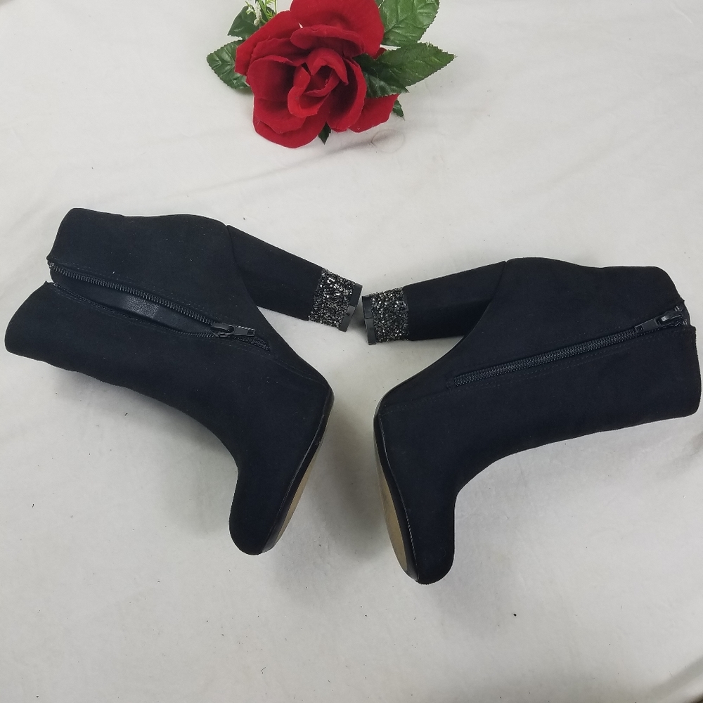 XOXO Womens Yardley Suede Embellished Ankle Boots